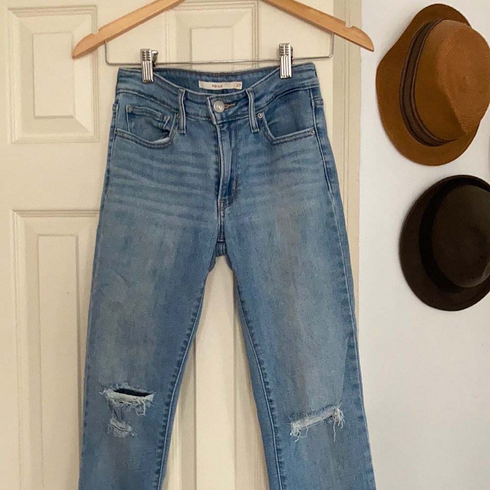 Levi’s 712 Slim Jeans 27 X 30L- distressed